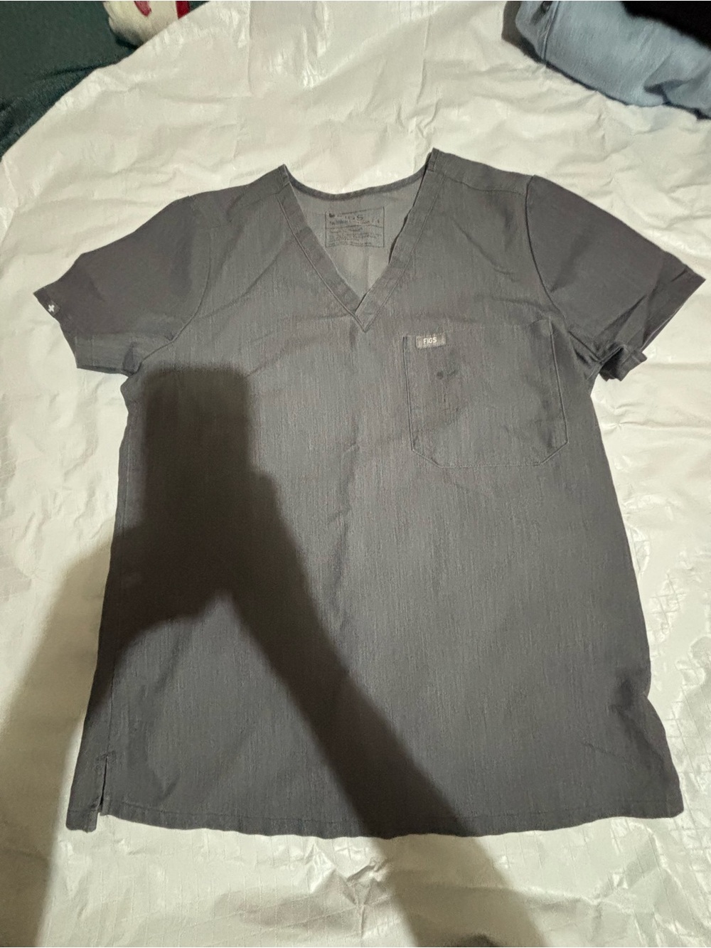Figs Gray V-Neck Scrub Top Small (stain on the pocket)
